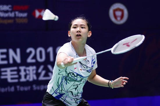 内赛场上拥 内赛场上拥