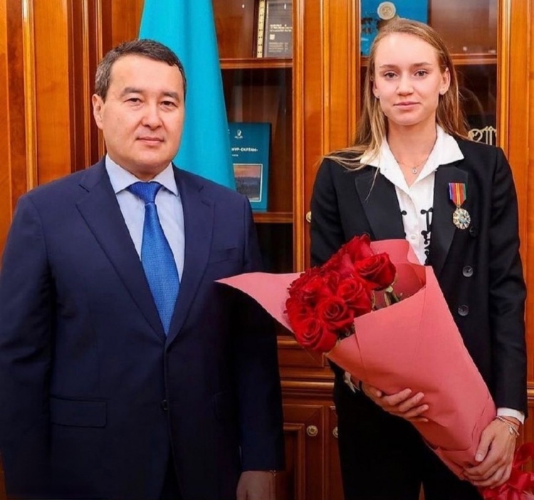 卫和门将配 卫和门将配